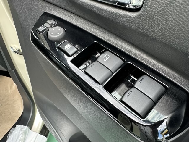 デリカミニ(三菱)届出済未使用車 20