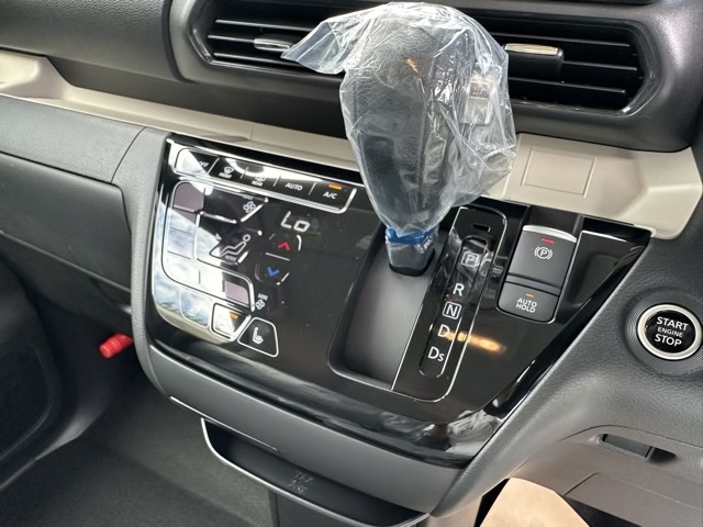 デリカミニ(三菱)届出済未使用車 25