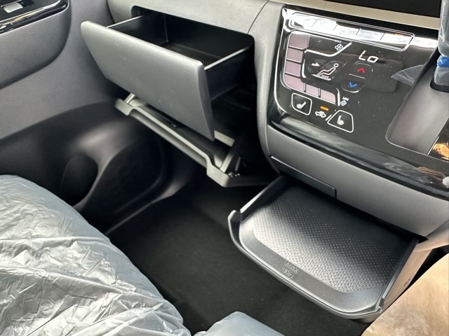 デリカミニ(三菱)届出済未使用車 27