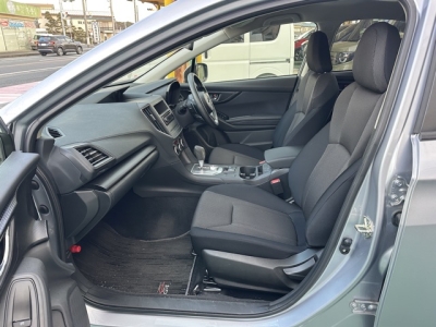 インプレッサG4(スバル)中古車 前席内装