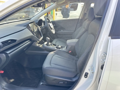 クロストレック(スバル)中古車 前席内装