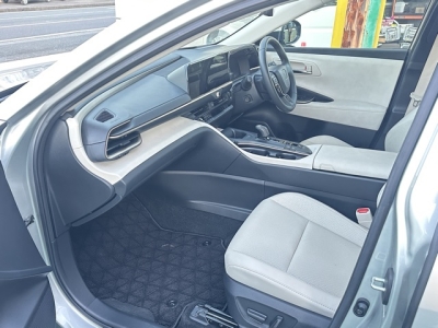 クラウンクロスオーバー(トヨタ)中古車 前席内装