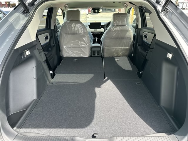 ヴェゼル(ホンダ)新車見本展示有 10