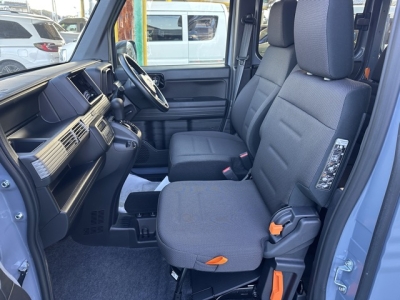 N-VAN(ホンダ)届出済未使用車 前席内装