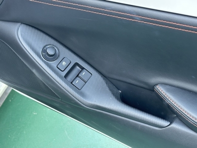 ロードスターRF(マツダ)中古車 内外装写真他２