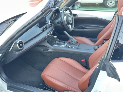 ロードスターRF(マツダ)中古車 前席内装