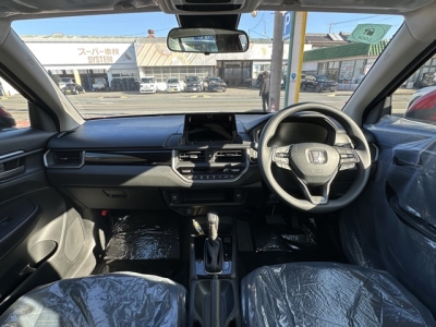 WR-V(ホンダ)登録済未使用車 後席から見た前席
