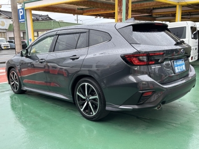 レヴォーグ(スバル)中古車 後方
