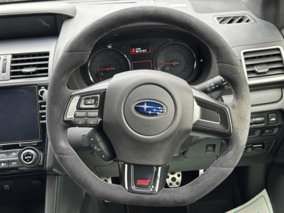 WRX STI(スバル)中古車 内外装写真