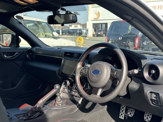 BRZ(スバル)中古車 14