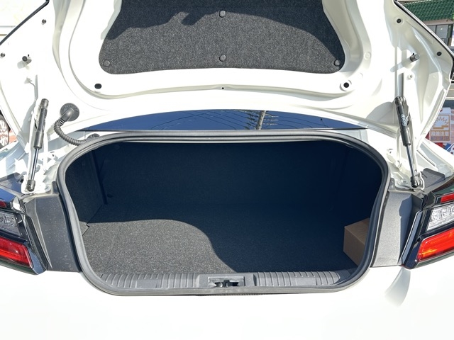 BRZ(スバル)中古車 8