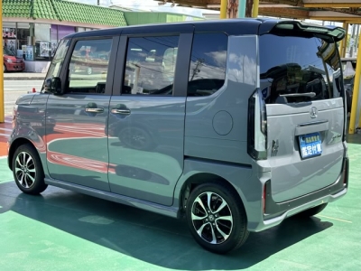 新型N-BOX(ホンダ)届出済未使用車 後方