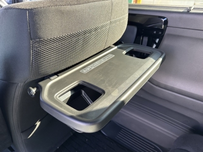 N-BOXカスタム(ホンダ)中古車 後席から見た前席