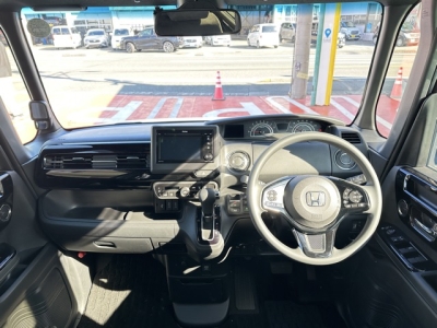 N-BOXカスタム(ホンダ)中古車 内外装写真他