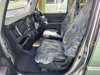 ハスラー(スズキ)届出済未使用車 前席内装