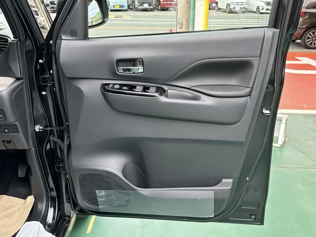 デリカミニ(三菱)届出済未使用車 13