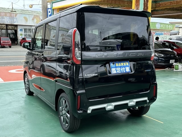 デリカミニ(三菱)届出済未使用車 2