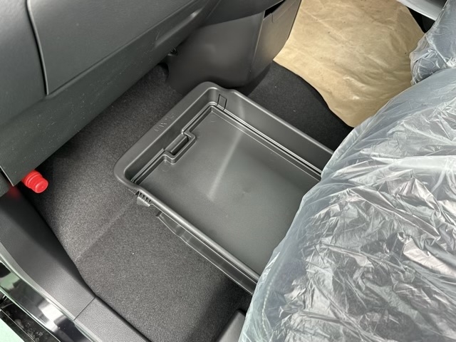 デリカミニ(三菱)届出済未使用車 6