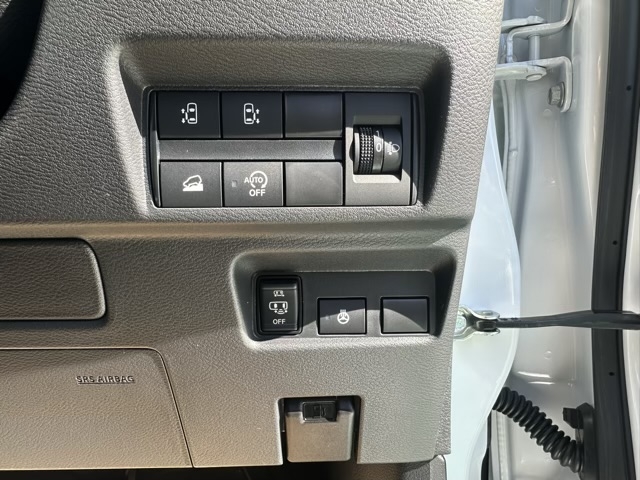 デリカミニ(三菱)届出済未使用車 18