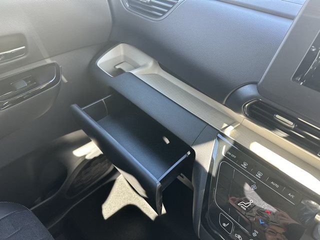 デリカミニ(三菱)届出済未使用車 24