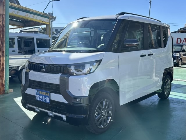 デリカミニ(三菱)届出済未使用車 1