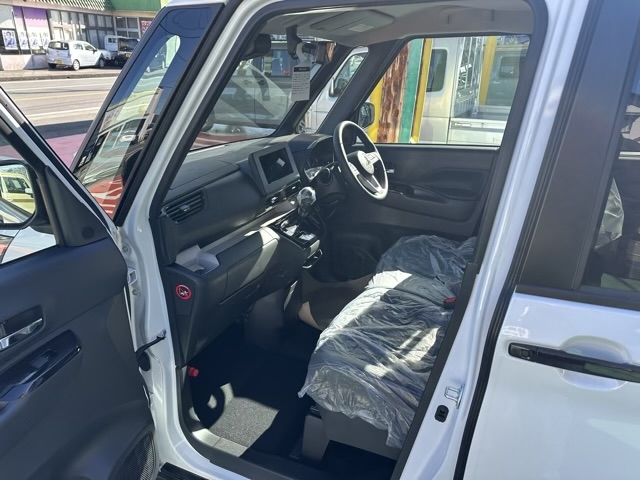 デリカミニ(三菱)届出済未使用車 5