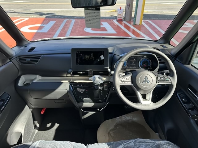 デリカミニ(三菱)届出済未使用車 6