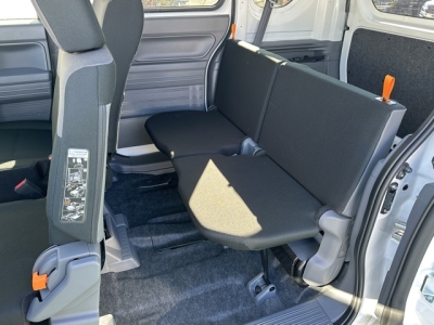 N-VAN(ホンダ)届出済未使用車 後席内装
