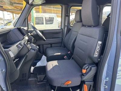 N-VAN(ホンダ)届出済未使用車 前席内装