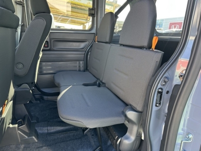 N-VAN(ホンダ)届出済未使用車 後席内装