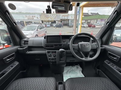 ピクシスバン(トヨタ)中古車 後席から見た前席