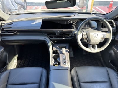 クラウンクロスオーバー(トヨタ)中古車 後席から見た前席