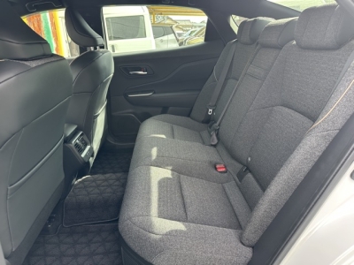 クラウンクロスオーバー(トヨタ)中古車 後席内装
