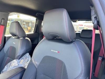 オーラ(ニッサン)中古車 後席内装