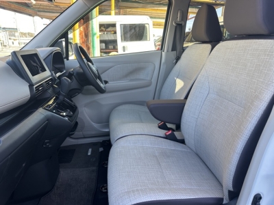 デイズ(ニッサン)中古車 前席内装