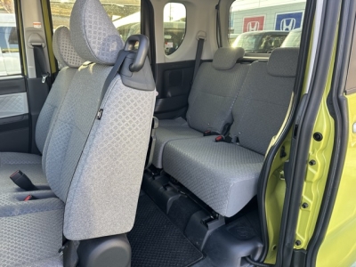 タント(ダイハツ)中古車 後席内装