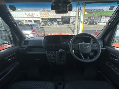 ハイゼットカーゴ(ダイハツ)中古車 後席から見た前席