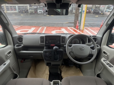 NV１００クリッパー(ニッサン)中古車 後席から見た前席