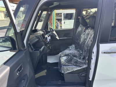 タントカスタム(ダイハツ)届出済未使用車 前席内装