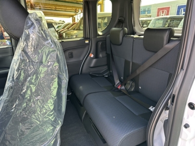 タントカスタム(ダイハツ)届出済未使用車 後席内装