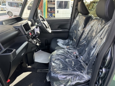 タントカスタム(ダイハツ)届出済未使用車 前席内装