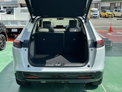 ヴェゼル(ホンダ)新車見本展示無 内外装写真他２