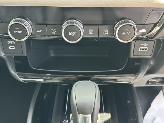 ヴェゼル(ホンダ)新車見本展示無 18