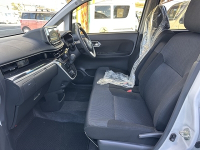 ムーヴカスタム(ダイハツ)中古車 前席内装