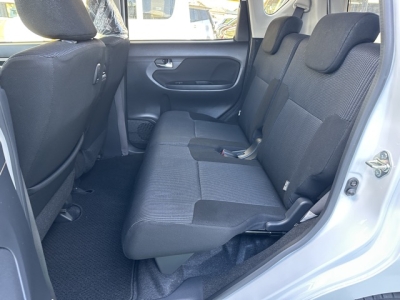ムーヴカスタム(ダイハツ)中古車 後席内装