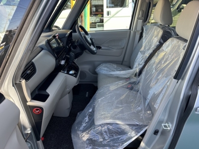 ルークス(ニッサン)中古車 前席内装