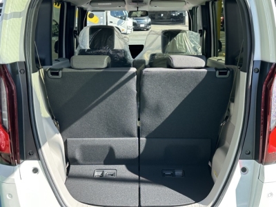 新型N-BOX(ホンダ)届出済未使用車 内外装写真他２