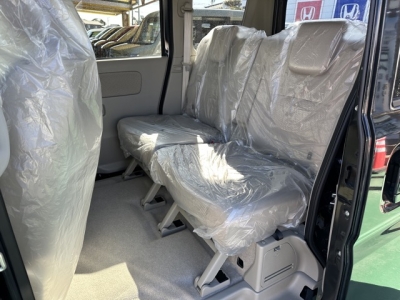 エブリイワゴンのＯＥＭ(スズキ)届出済未使用車 後席内装