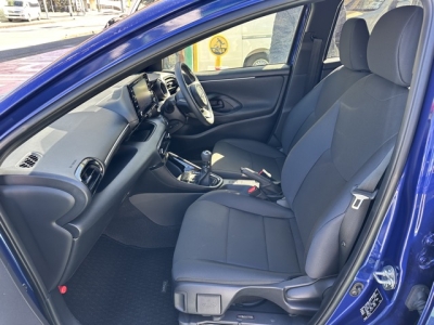 ヤリス(トヨタ)中古車 前席内装
