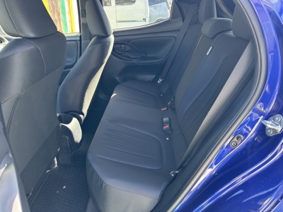ヤリス(トヨタ)中古車 後席内装
